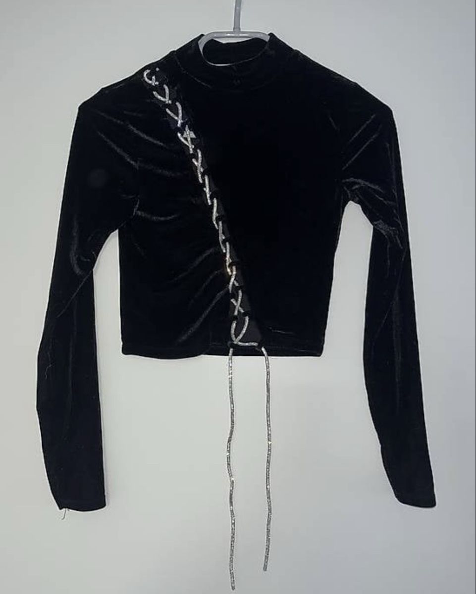 Lotti di vestiti: Hauts divers & robe – Usato da Villars-sur-Glâne venduto da maeva_polesports