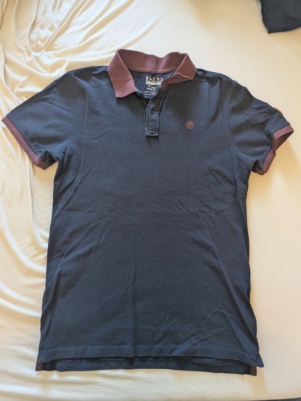 Magliette Polo: Polohemd Blend dunkelblau Grösse Medium – Usato da Basel venduto da tla_ypl2