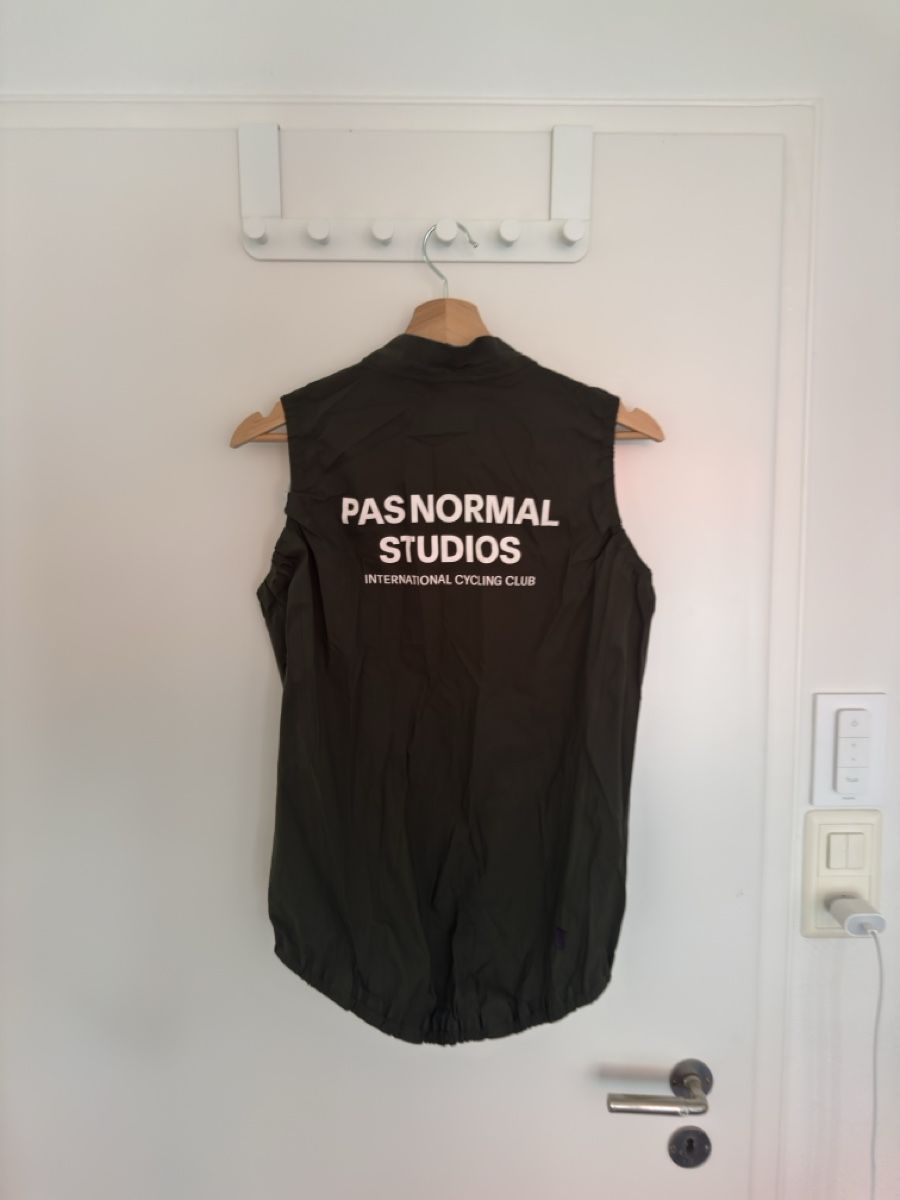 Pas Normal Studios Gilet & Giacche: Pas Normal Studios Rain Gilet L – Usato da Zürich venduto da leo_nl6s 3