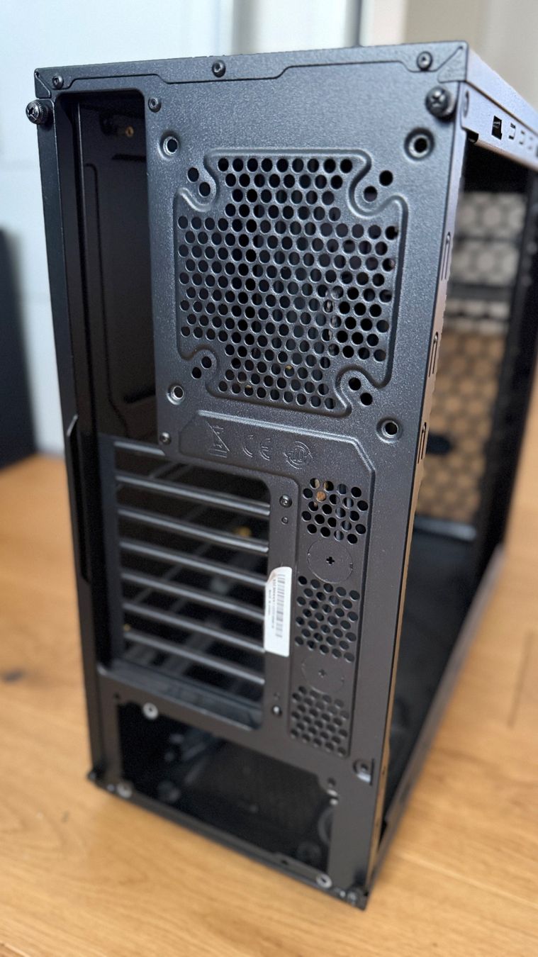 Custodie: CoolerMaster Midi Tower für ATX – Usato da Felben - Wellhausen venduto da Auto-Hub 2