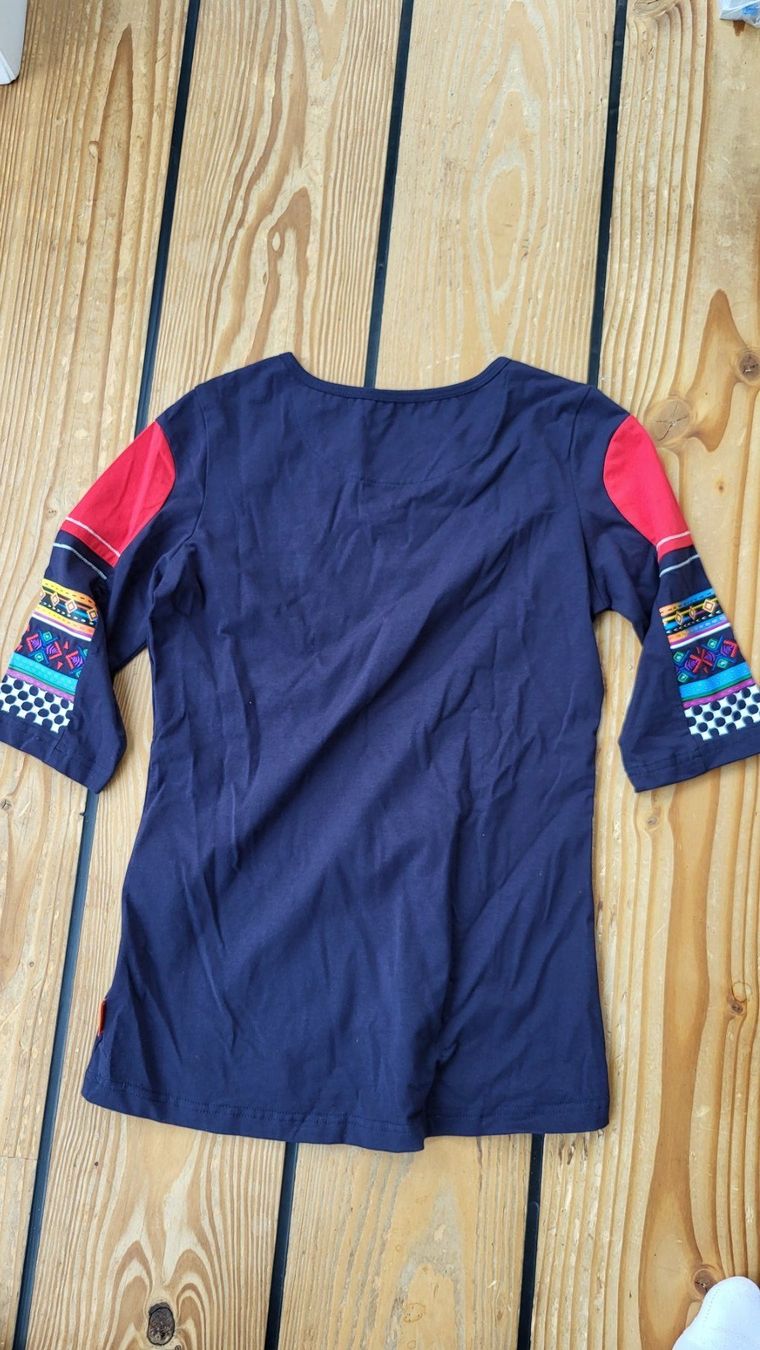 T-shirt: Maya  maya Tshirt xs – Nuovo (secondo la descrizione) da Zürich venduto da Sibetti 2