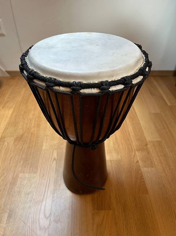 Strumenti musicali: Djembe – Usato da Muri b. Bern venduto da Naddut