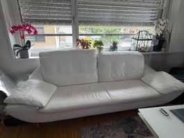 Divano in pelle bianca a 2 posti - Perfetto per l'estate!