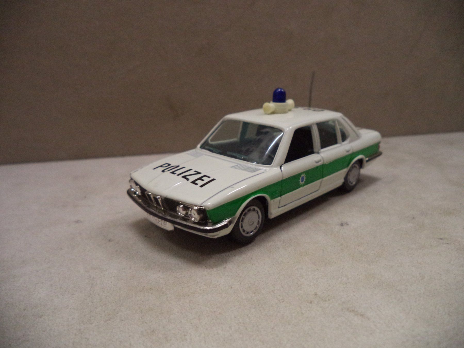 Gama Modellini d'auto: GAMA BMW528i  1:43 Polizei – Usato da Rieden AG venduto da Wirth03
