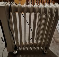 Elektroofen, 84 cm hoch, 50 cm breit, 15 cm tief, 2000 Watt