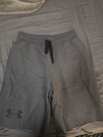 Short UA gris chiné
