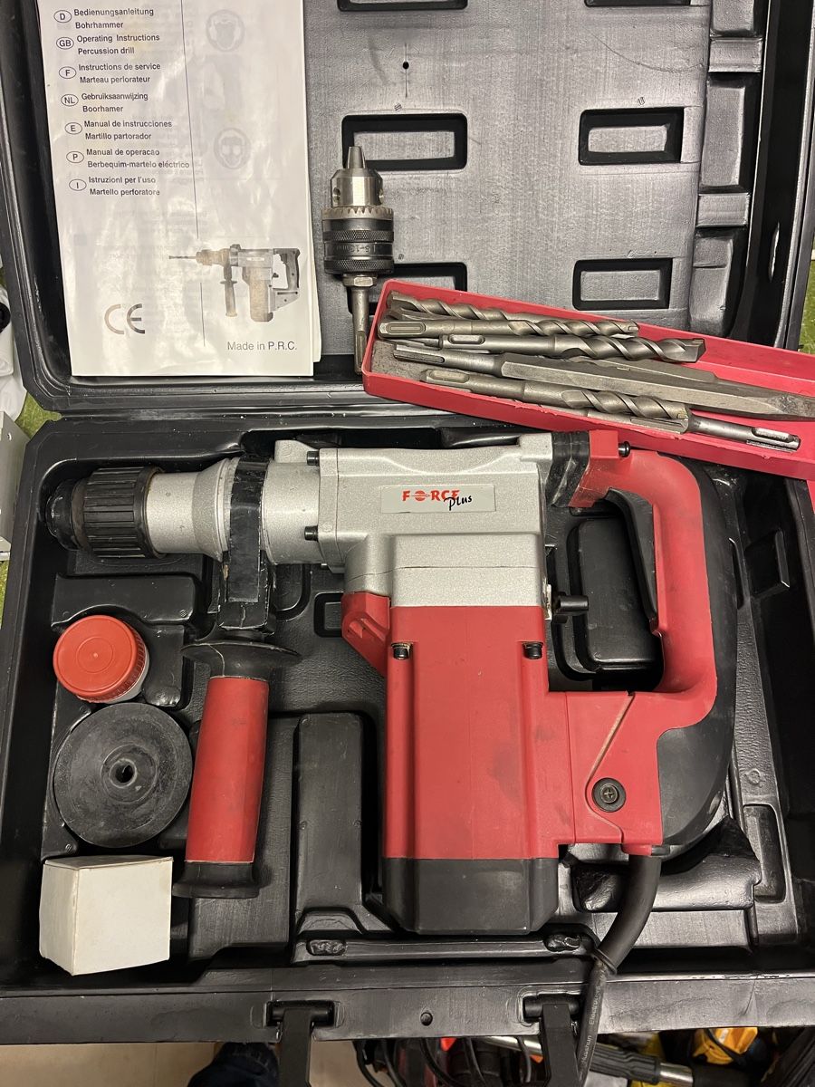 Perceuses: Bohrhammer Bohrmaschine  – D'occasion à Neerach par fuz_8d7l