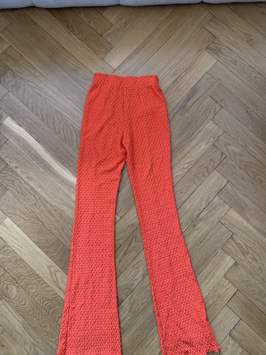 Bershka Pantaloni: Pantalon effet crochet Bershka – Nuovo (secondo la descrizione) da Genève venduto da rez_c6c6 2