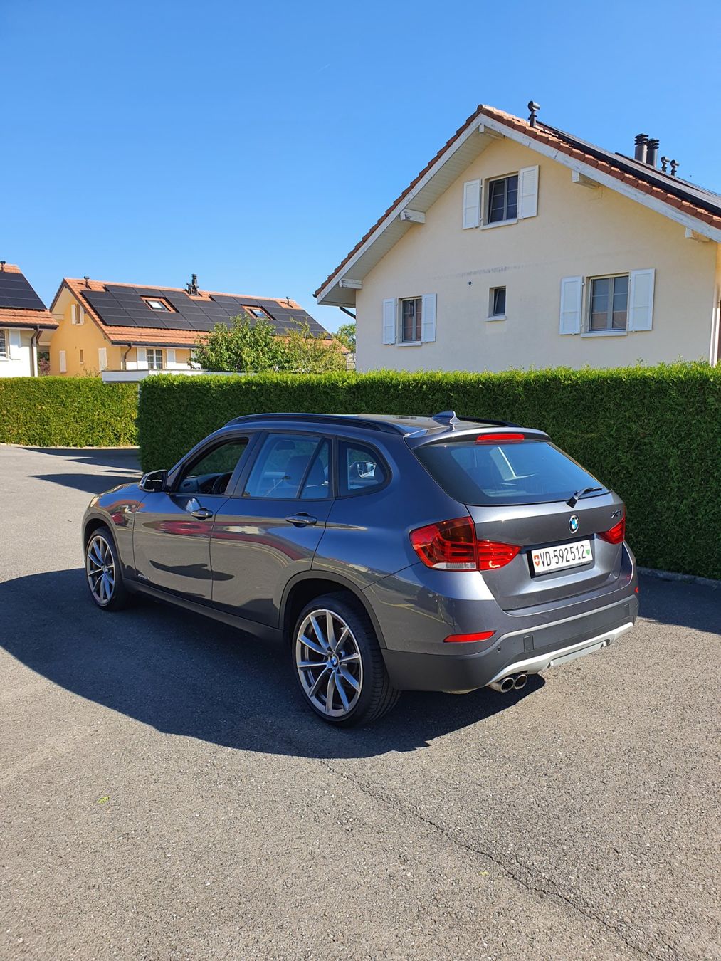 BMW Autos: Bmw X1 2.0i dès 1.- – Gebraucht aus Froideville von tra_n6rb 2