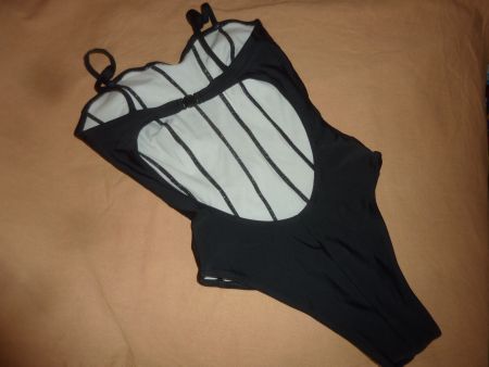 maillot de bain noir 1 pièce taille XS estival