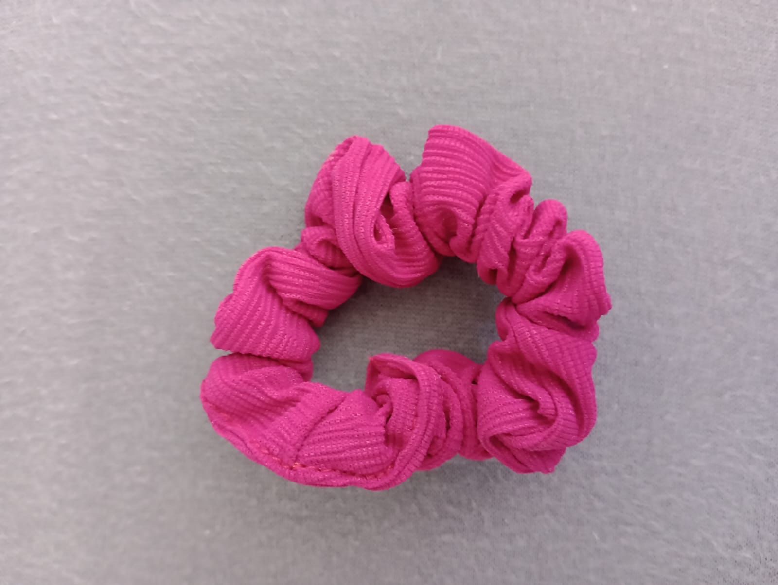 Accessori per capelli: Haargummi pink – Usato da Wädenswil venduto da Mirm1.0