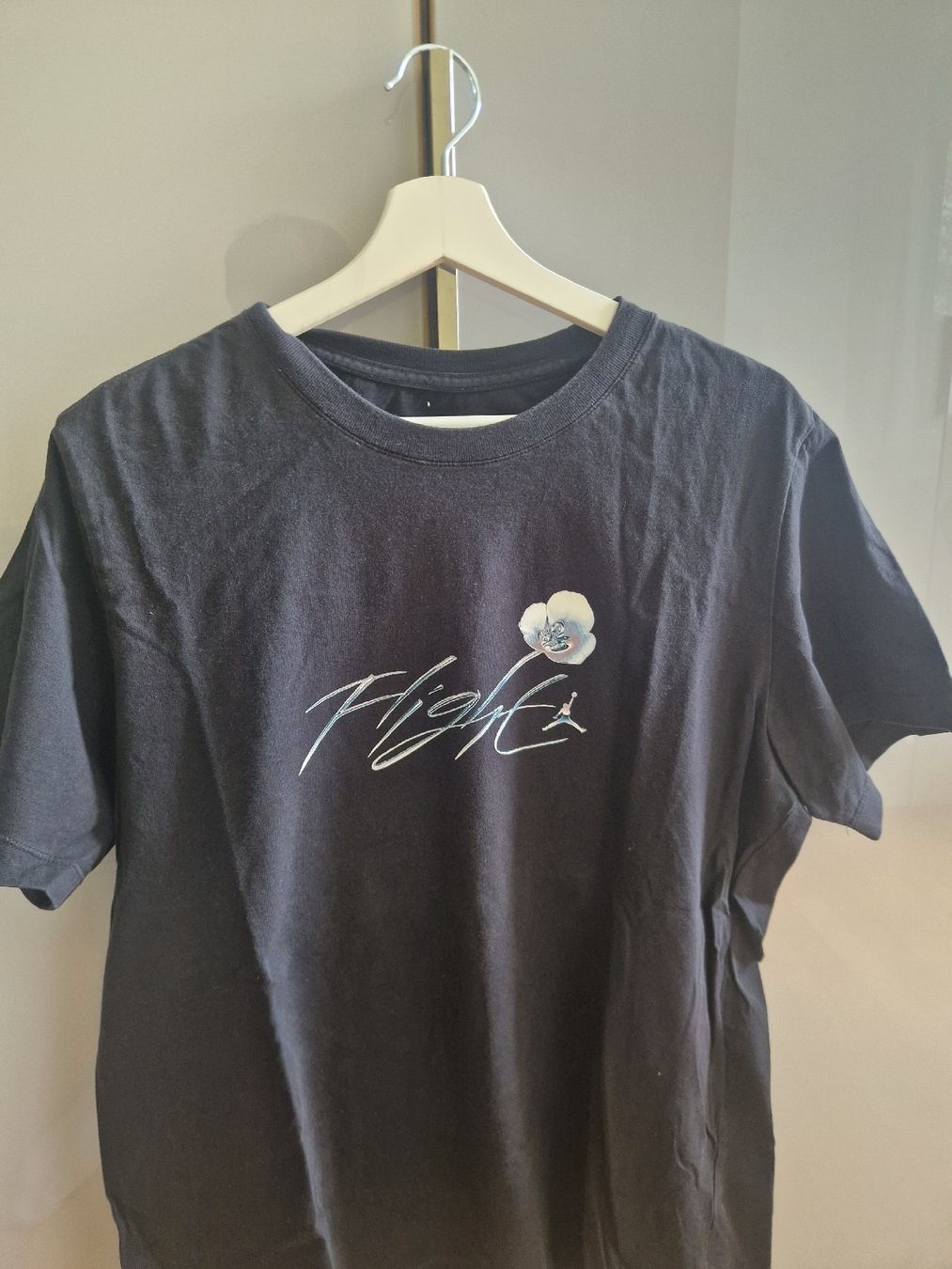Jordan T-Shirts: Schwarzes Jordan Flight T-Shirt, L – Gebraucht aus Zürich von Salesmaker