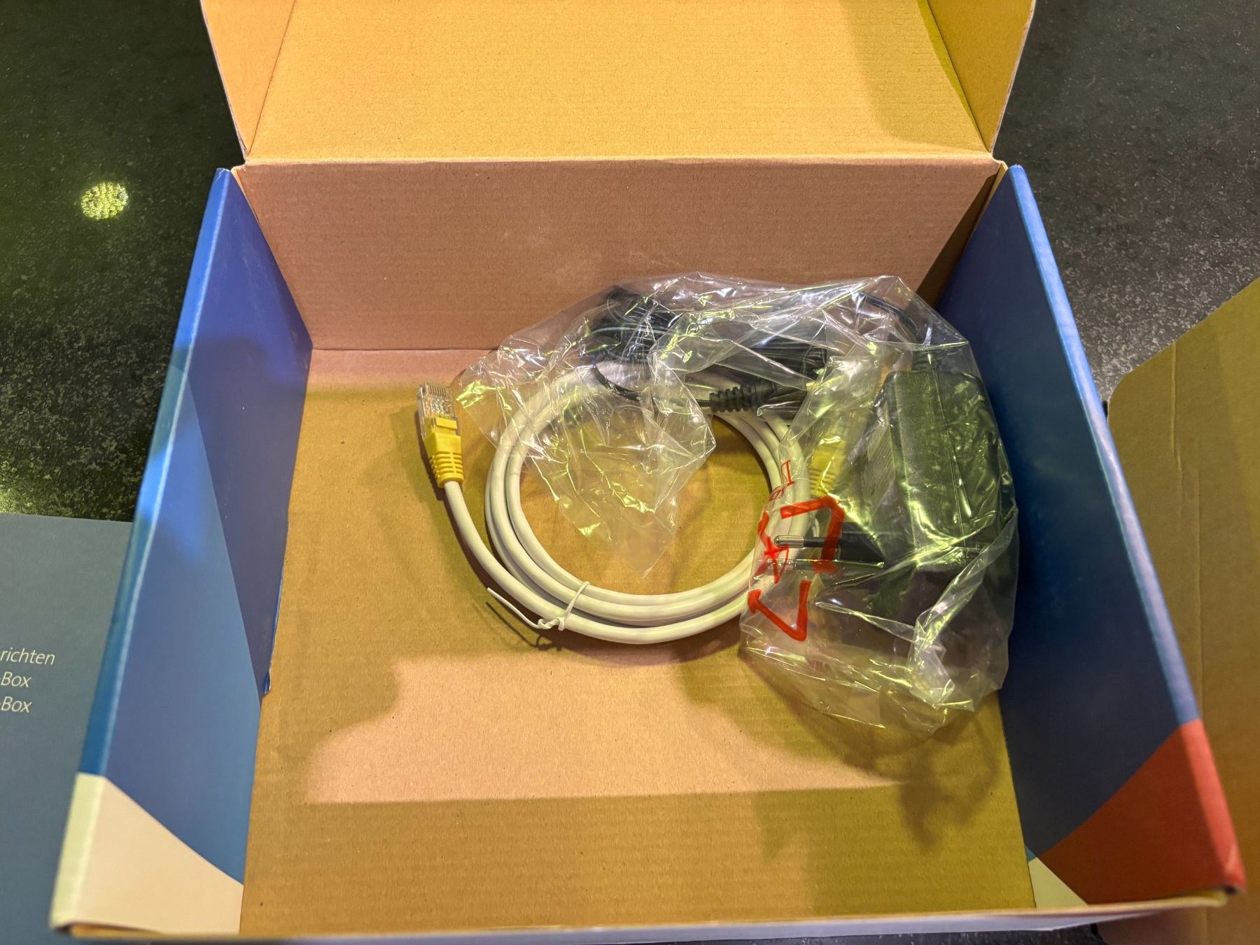 Swisscom Modem & Router: WLAN Magic-Box – Nuovo e nell'imballaggio originale da Basel venduto da Papingo 1