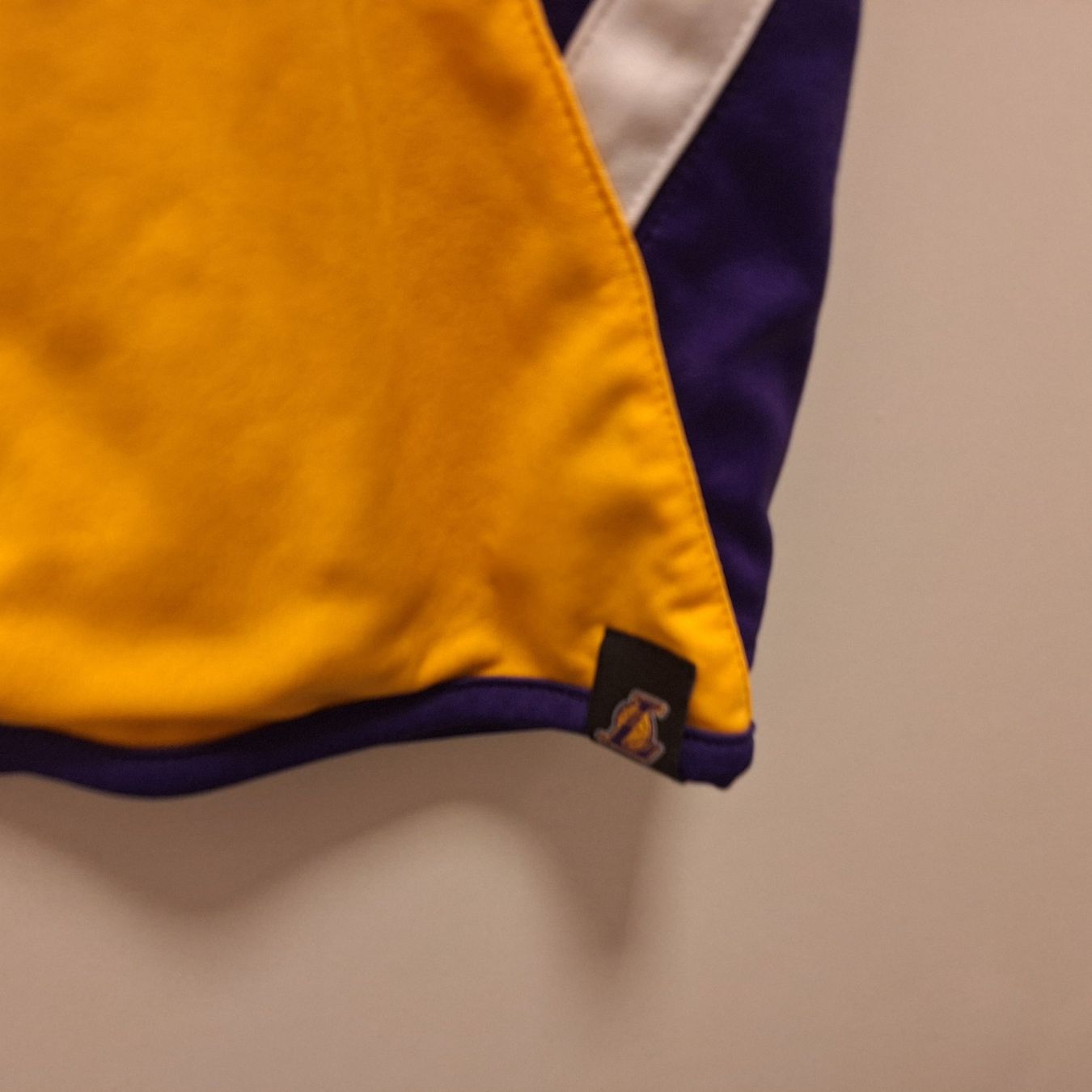 Leibchen & Hosen: Adidas Lakers training trikot S – Gebraucht aus Bellinzona von LA-ropa-de-Juan 3