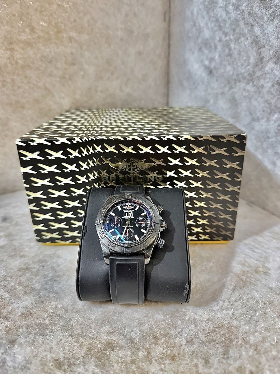 Breitling Uhren: Breitling Chronographe  Blackbird, Limited Edition 217/2000 – Gebraucht aus Basel von RoyalPerformance 1