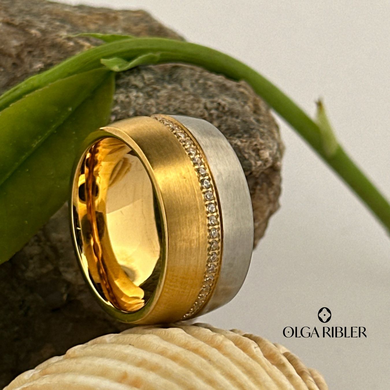 Olga Ribler Anelli: 12 mm breiter Ring Stahlring bicolor, Grösse 60 – Nuovo (secondo la descrizione) da Luzern venduto da Schmuckoutlet 2