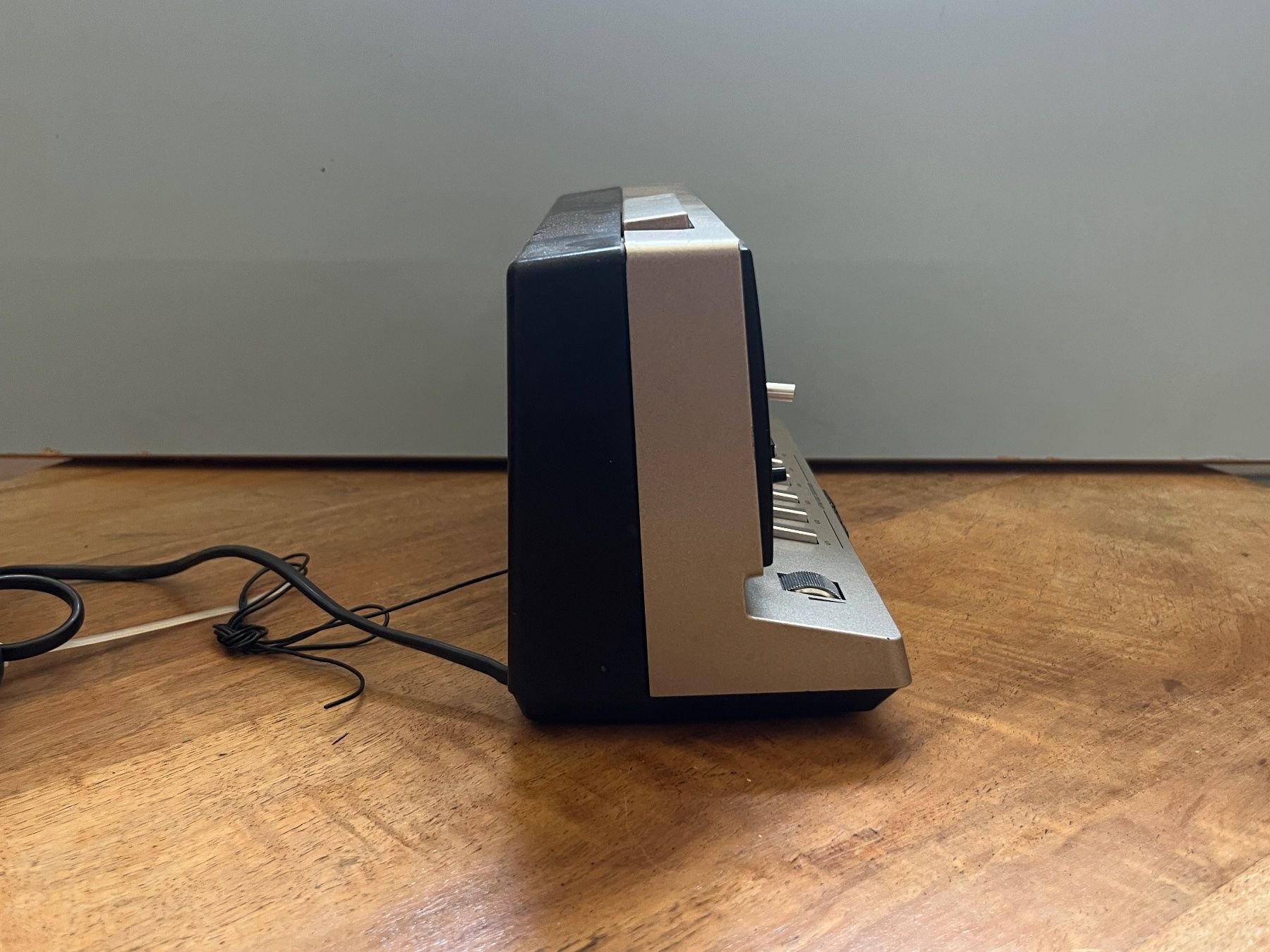 Grundig Radios: Grundig Sono Clock 810 – Gebraucht aus Otelfingen von Yossi-68 3