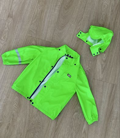 Leuchtend grüne Regenjacke Rukka Gr. 116 ungefüttert 