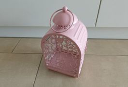 romantische Laterne in rosa
