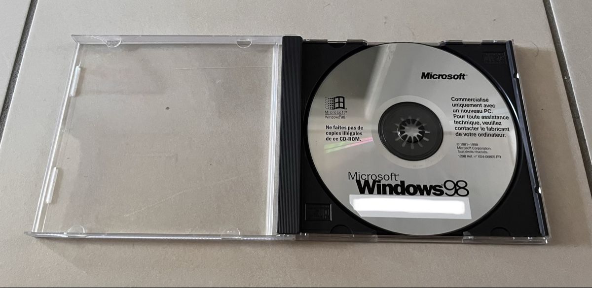 Microsoft Software: Windows 98 – Gebraucht aus La Neuveville von Oxalis-Studios