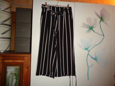 *** Streifenhose von ONLY *** / Neuwertig