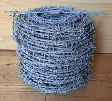 Kleine Rolle mit Stacheldraht aus Bunker der CH Armee