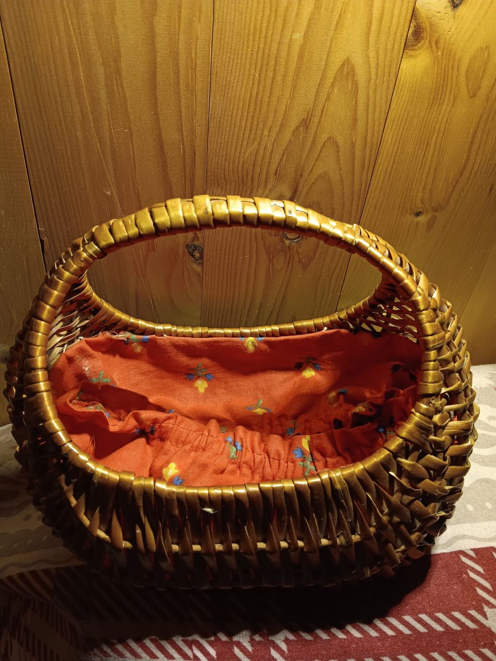 Giocattoli: Hund im Korb mit Puppenkleider – Usato da Rodels venduto da sol_pq169 1