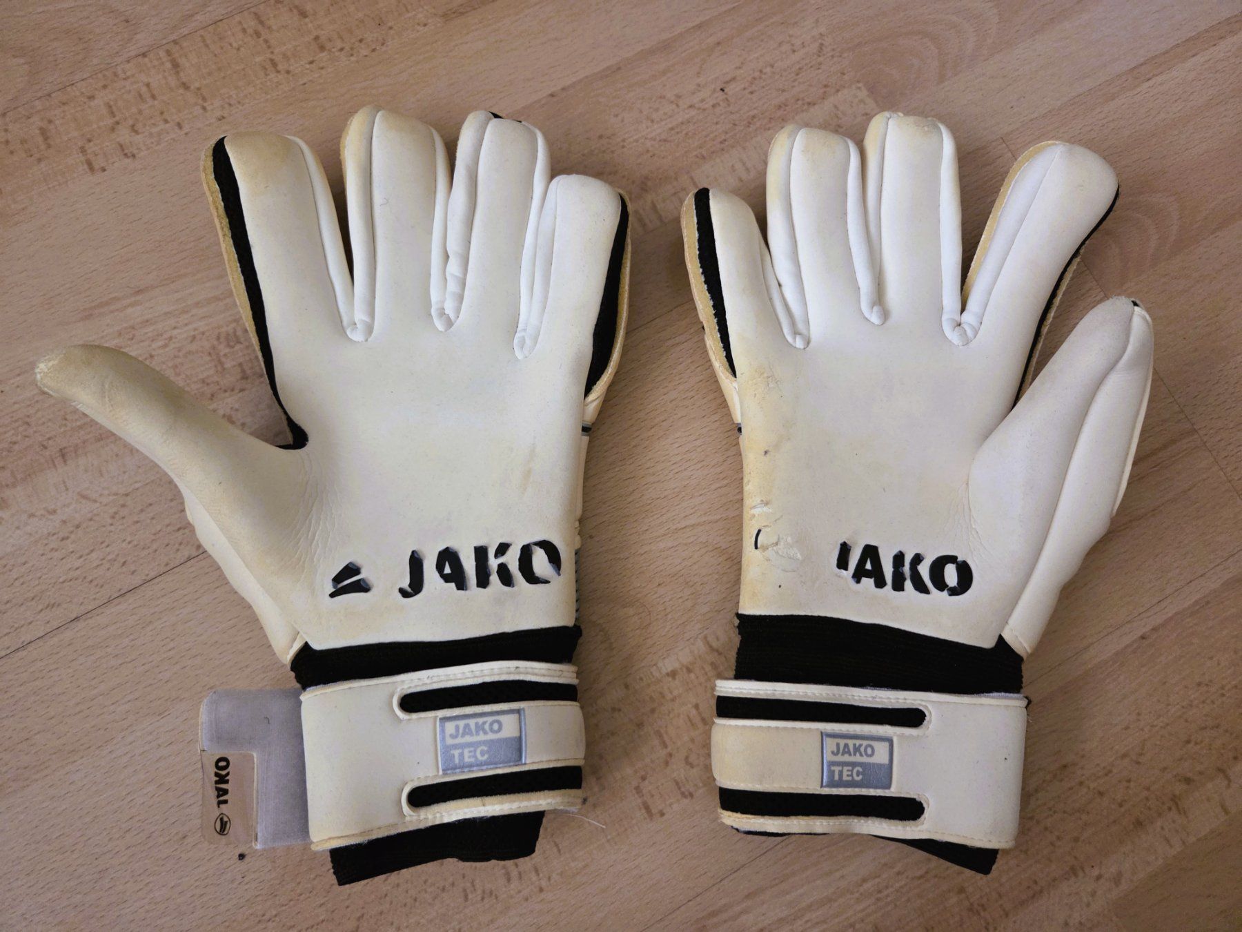 Jako Guanti & manicotti: FUSSBALL - TORWART HANDSCHUHE - VASIC JAKO – Usato da Brüttisellen venduto da Nighttrain 1