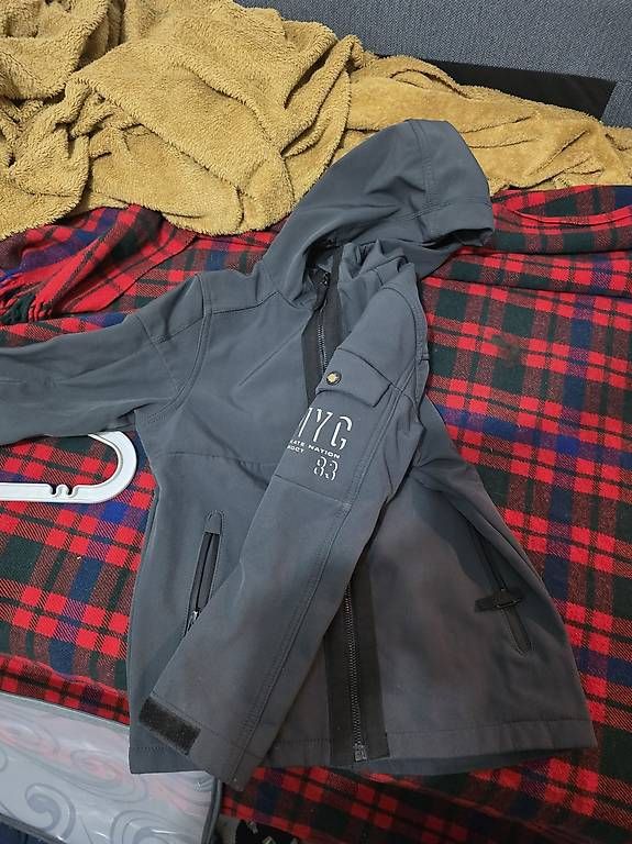 Giacche & Cappotti: Veste chaude enfant T128 – Usato da Lausanne venduto da yannaroundtheworld 2