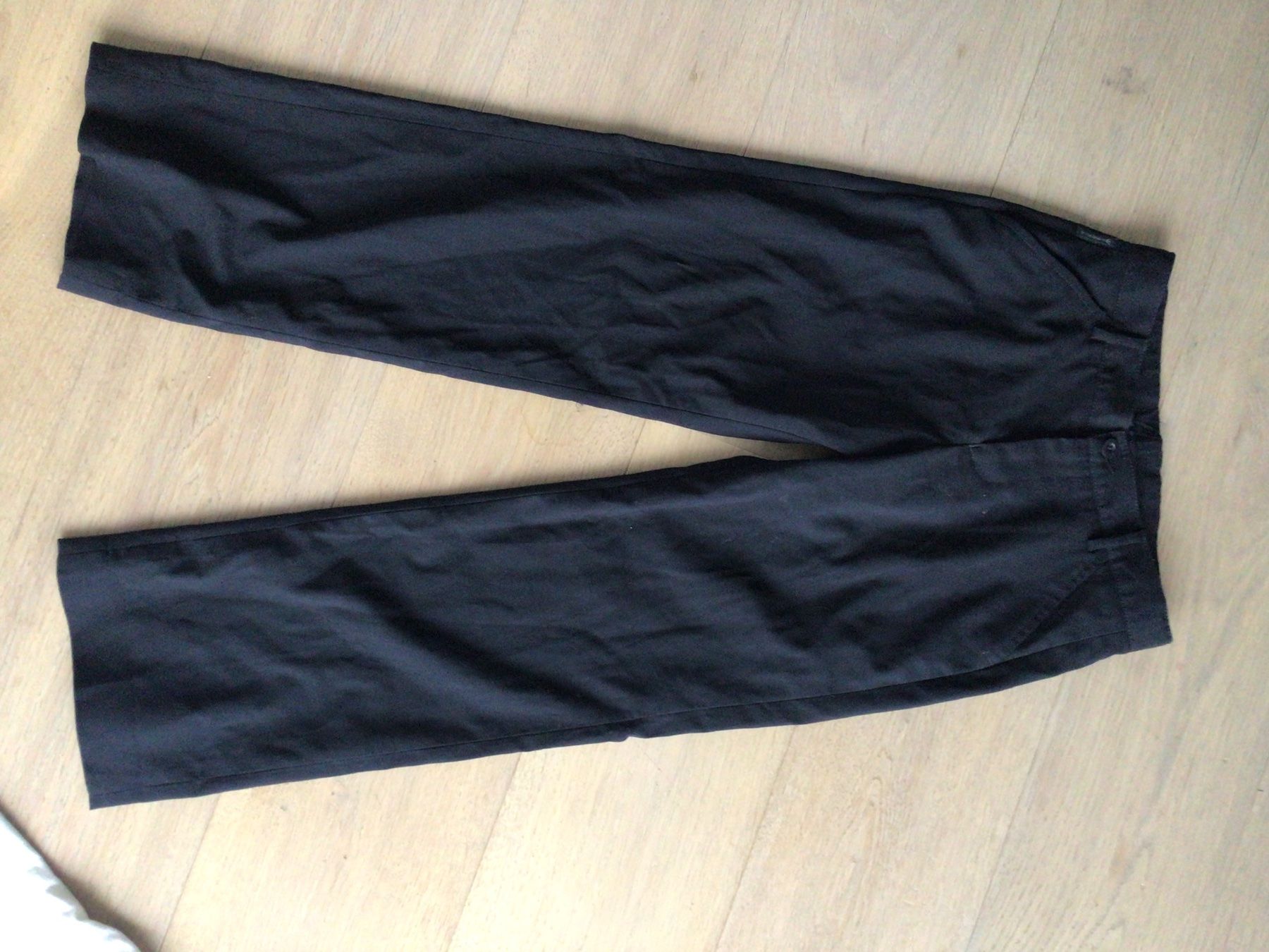 Armani Pantaloni: Designer Armani Gr. 8 – Usato da Rickenbach SZ venduto da Montagmorgen12
