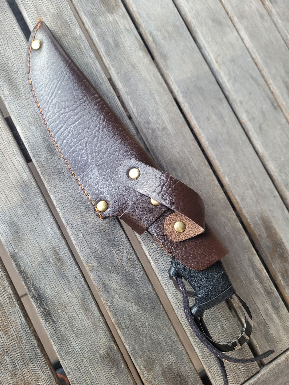 Accessoires: 2 Handgefertigte Messer mit Kunstlederscheide – Neuf avec emballage d'origine à Herzogenbuchsee par Melissa110 4