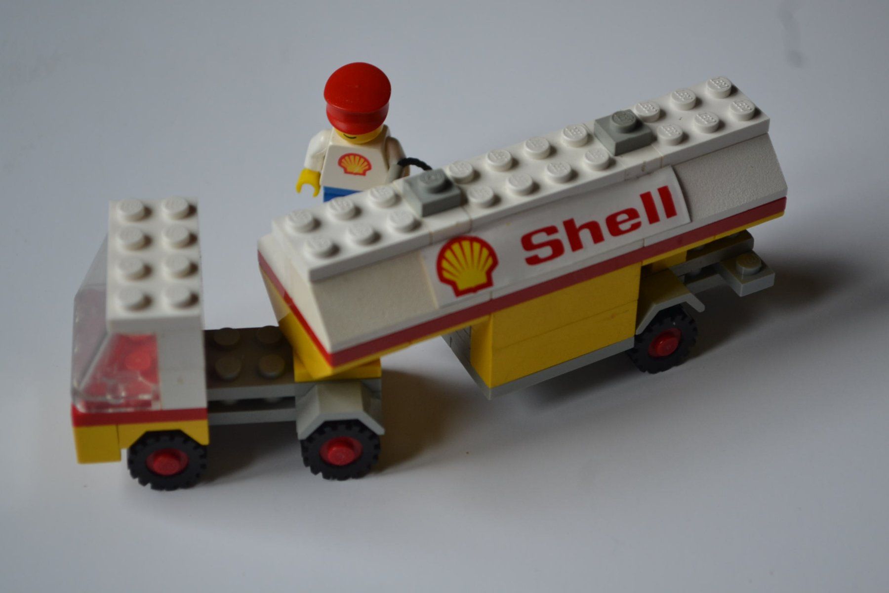 Legoland Kit di costruzioni: LEGOLAND SEMI-ARTICULATED TRUCK SHELL + WORKER – Nuovo e nell'imballaggio originale da Splügen venduto da alexrj 1