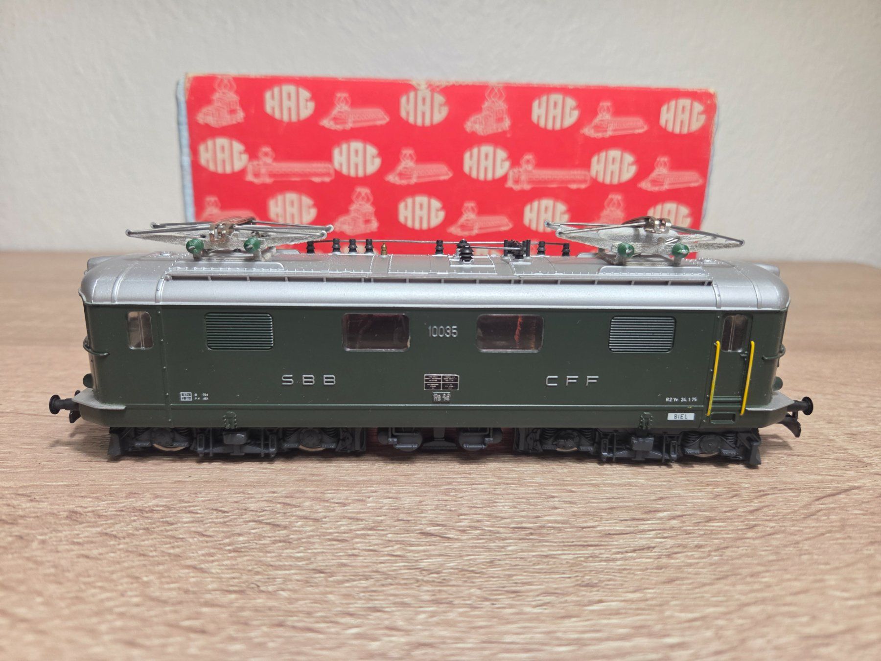 Hag Modellini di ferrovie: Hag 220 E-Lok Re 4/4' SBB H0 – Usato da St-Aubin-Sauges venduto da Lo_Go