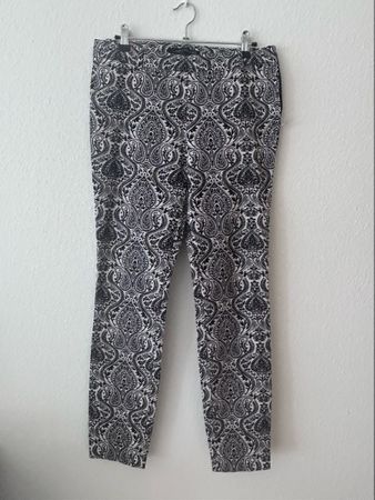Pantalon Zara Femme, taille M, motif cachemire stylé!