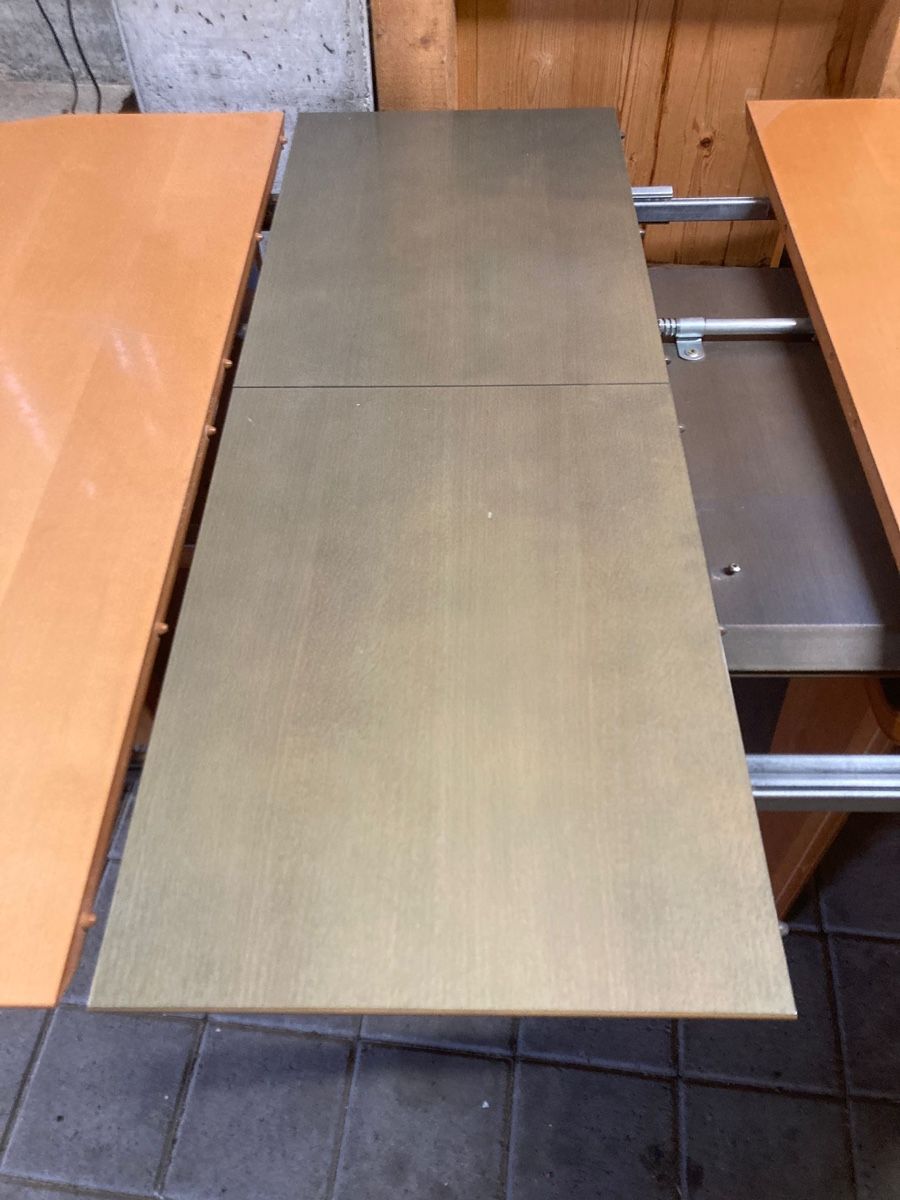 Tables: Tisch – D'occasion à Felsberg par tan_rf6s 1