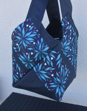 Shopper- oder Bade-Tasche mit Wasserabw. Stoff mit Täschchen