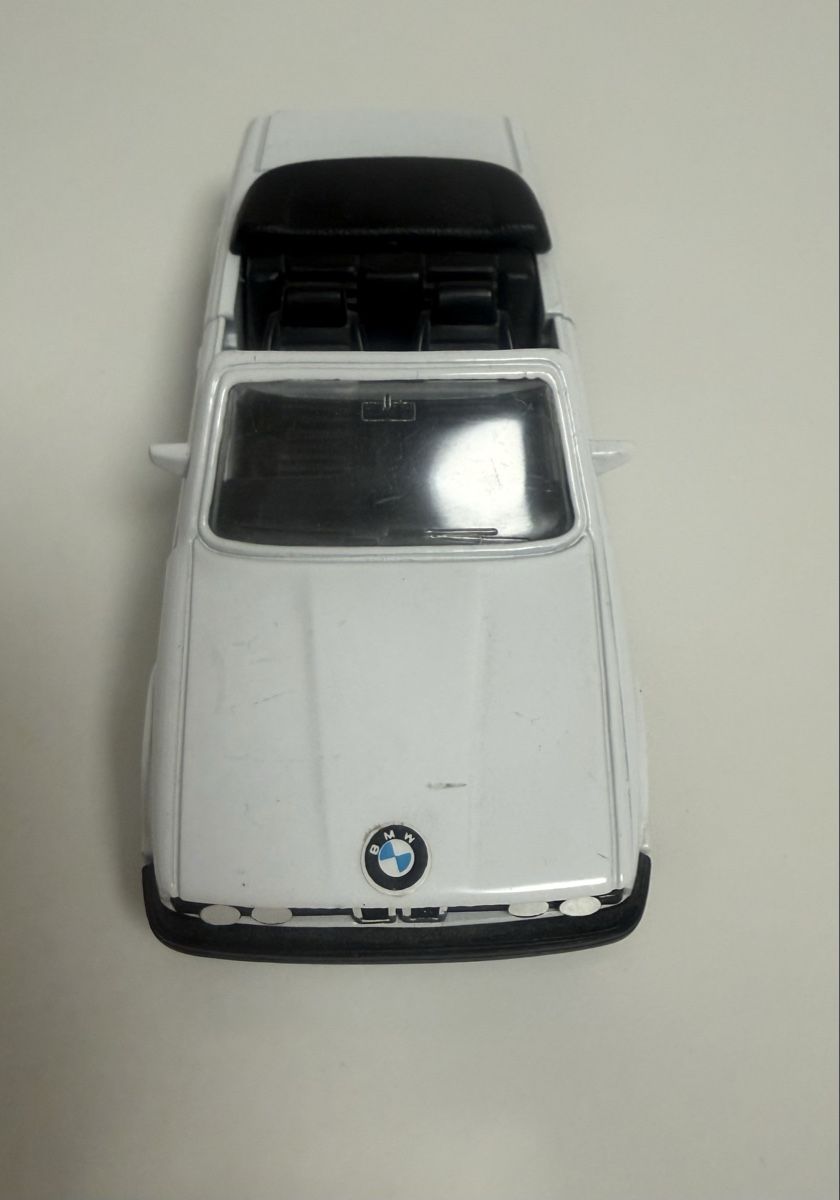 BMW Modellini d'auto: Modellauto BMW 3er Cabrio weiss – Usato da Teufen AR venduto da lexa81 1