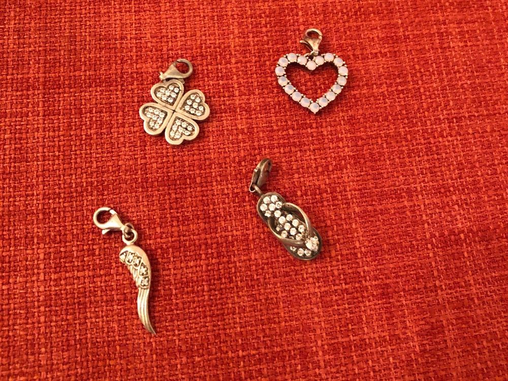 Thomas Sabo Charm Anhänger Lotusblüte 🪷 (925 Silber) (Gebraucht) in Itingen für CHF 18.9 - mit