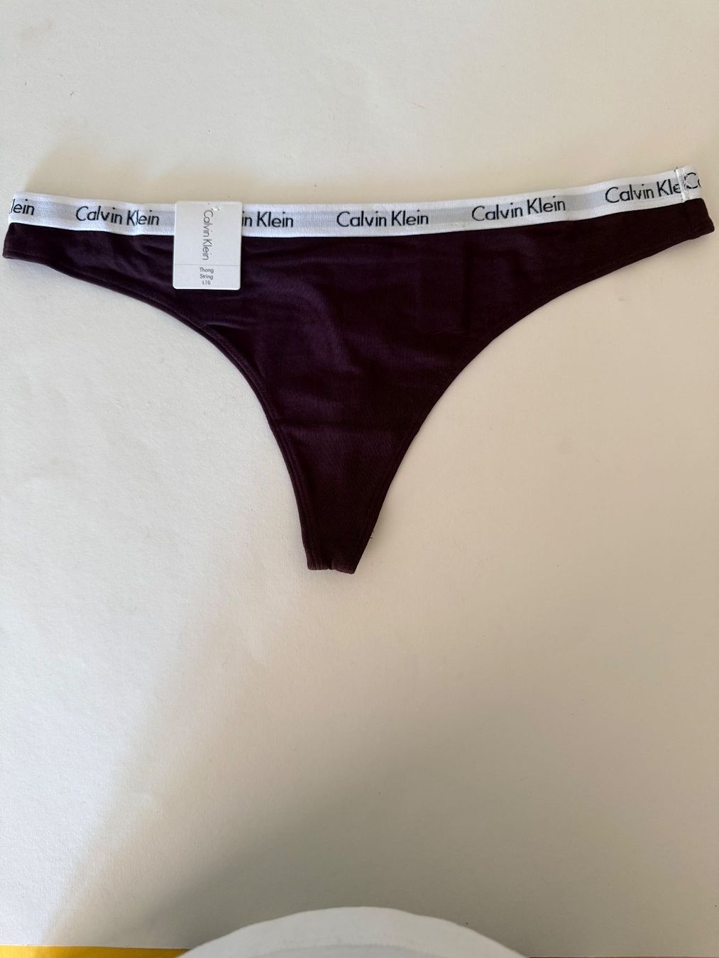 Calvin Klein Sonstige Unterwäsche: CALVIN KLEIN, String, Grösse L, Farbe Dunkelrot – Neu und originalverpackt aus Rudolfstetten von gst_g7xl