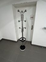 Kleider Ständer mit Schirmständer funktion