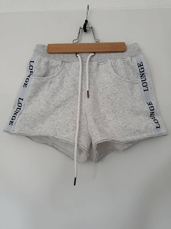 Pantaloni: Shorts - Gr. M - Grau – Usato da Effretikon venduto da alicebrunner