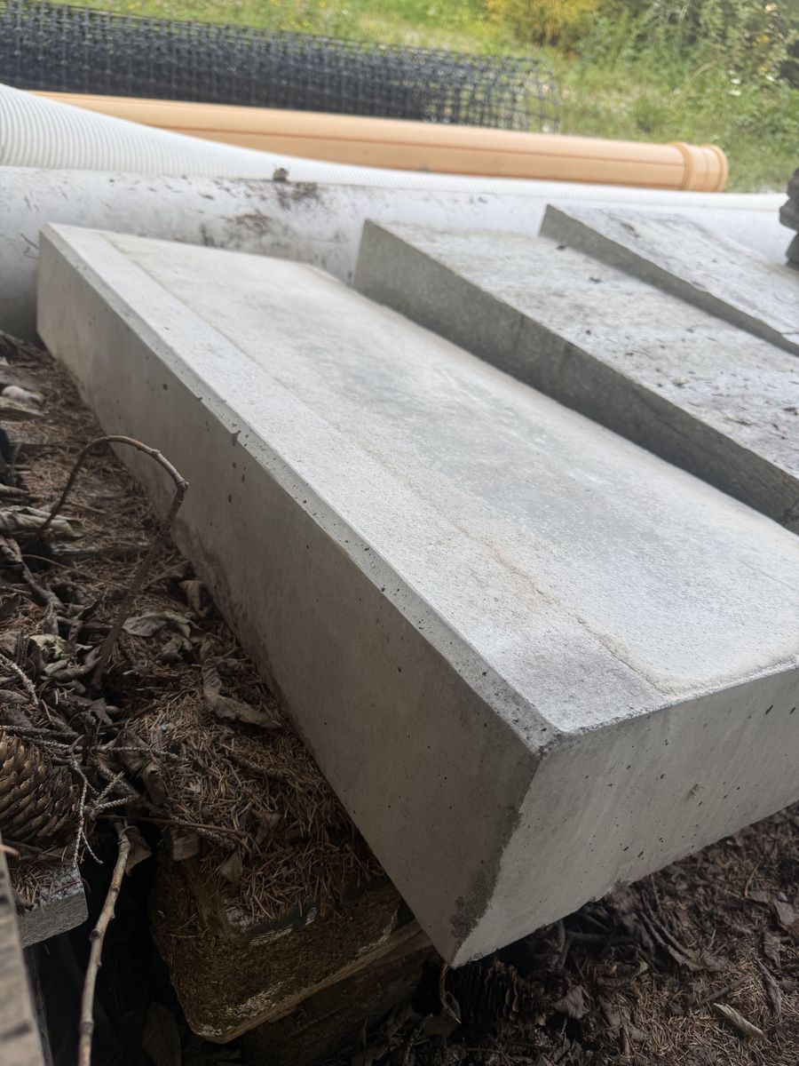 Treppen: Betonblockstufe – Neu (gemäss Beschreibung) aus Flims Dorf von inf_dj8q 1