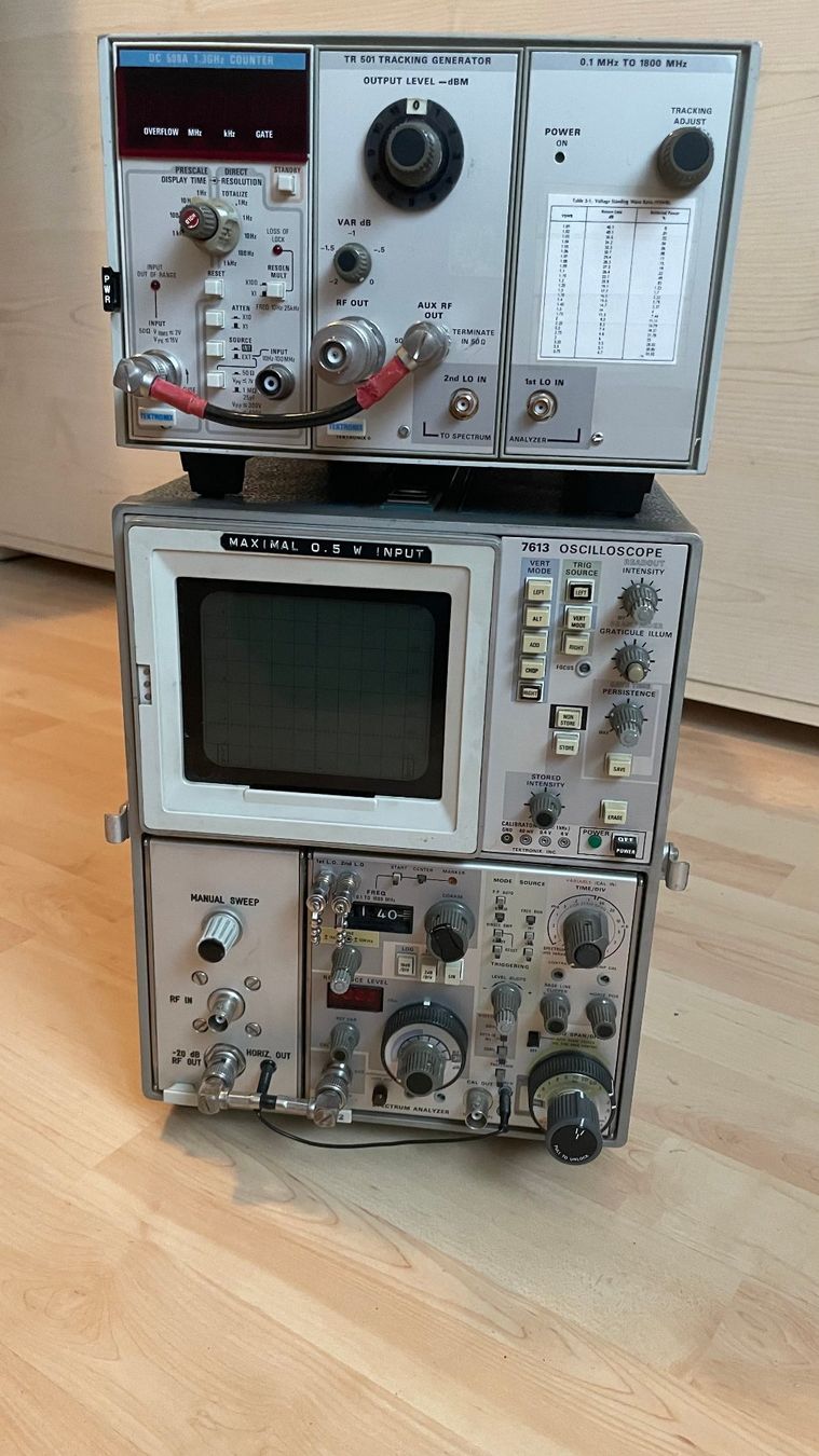 Messen: TEKTRONIX Spectrum Analyzer mit Tracking Generator – Gebraucht aus Steinhausen von  2