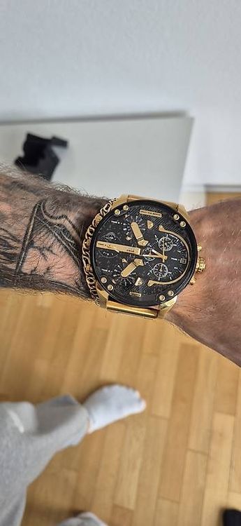 Stylische Diesel Herrenuhr Big Bang Chronograph Gold 1