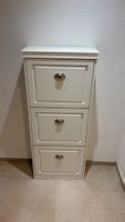 Schuhschrank weiss mit drei Klappen guter Zustand