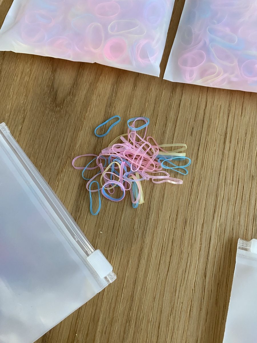 Accessoires pour cheveux: 11 Sets à 1000 Stk. Haargummis / Flechten – Neuf avec emballage d'origine à Hinwil par crn139 2