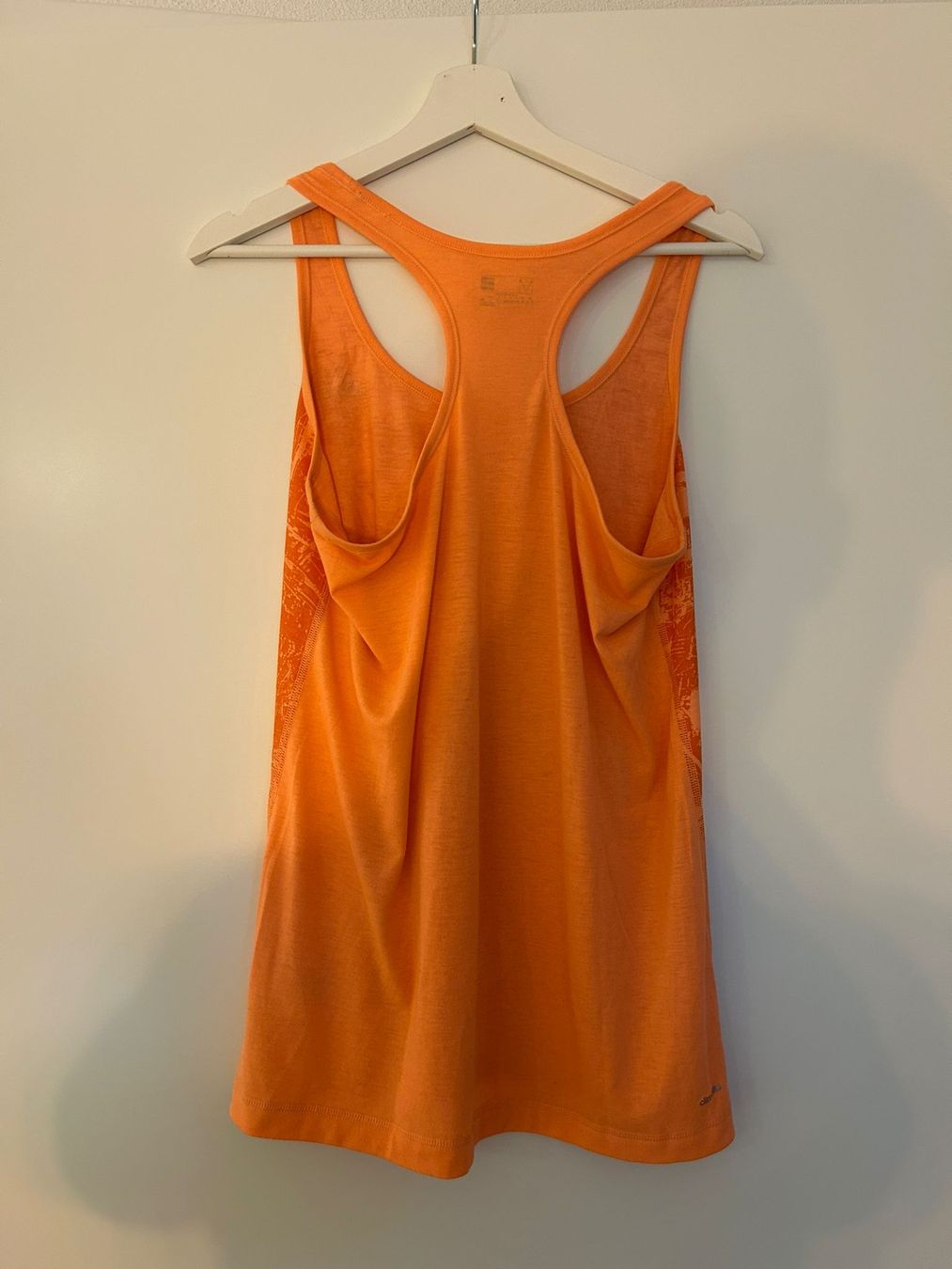 Top: Adidas Damen Tanktop Grösse M, Orange – Usato da Dietikon venduto da mel_djf9 1
