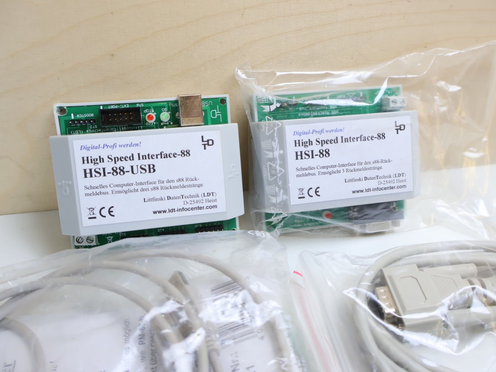 Modellini di ferrovie: Littfinski 2 x High Speed Interface Digital - NP: 260.- – Usato da Winterthur venduto da Monstera
