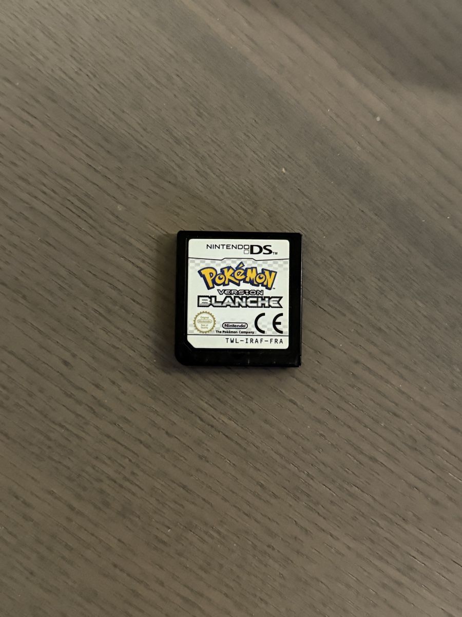Pokémon Giochi: Pokémon version Blanche en loose FR – Usato da Thônex venduto da retrolovech