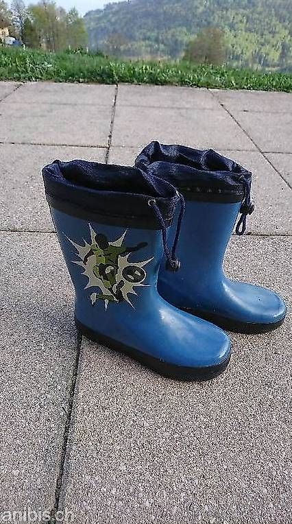 Chaussures garçon: Botte caoutchouc garçons T 32 – D'occasion à Ste-Croix par tougaz